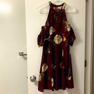 NWT Francesca’s size M floral cold shoulder dress